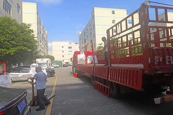  公海贵宾会员检测中心科技-美东汇成医疗自动化设备今日交付